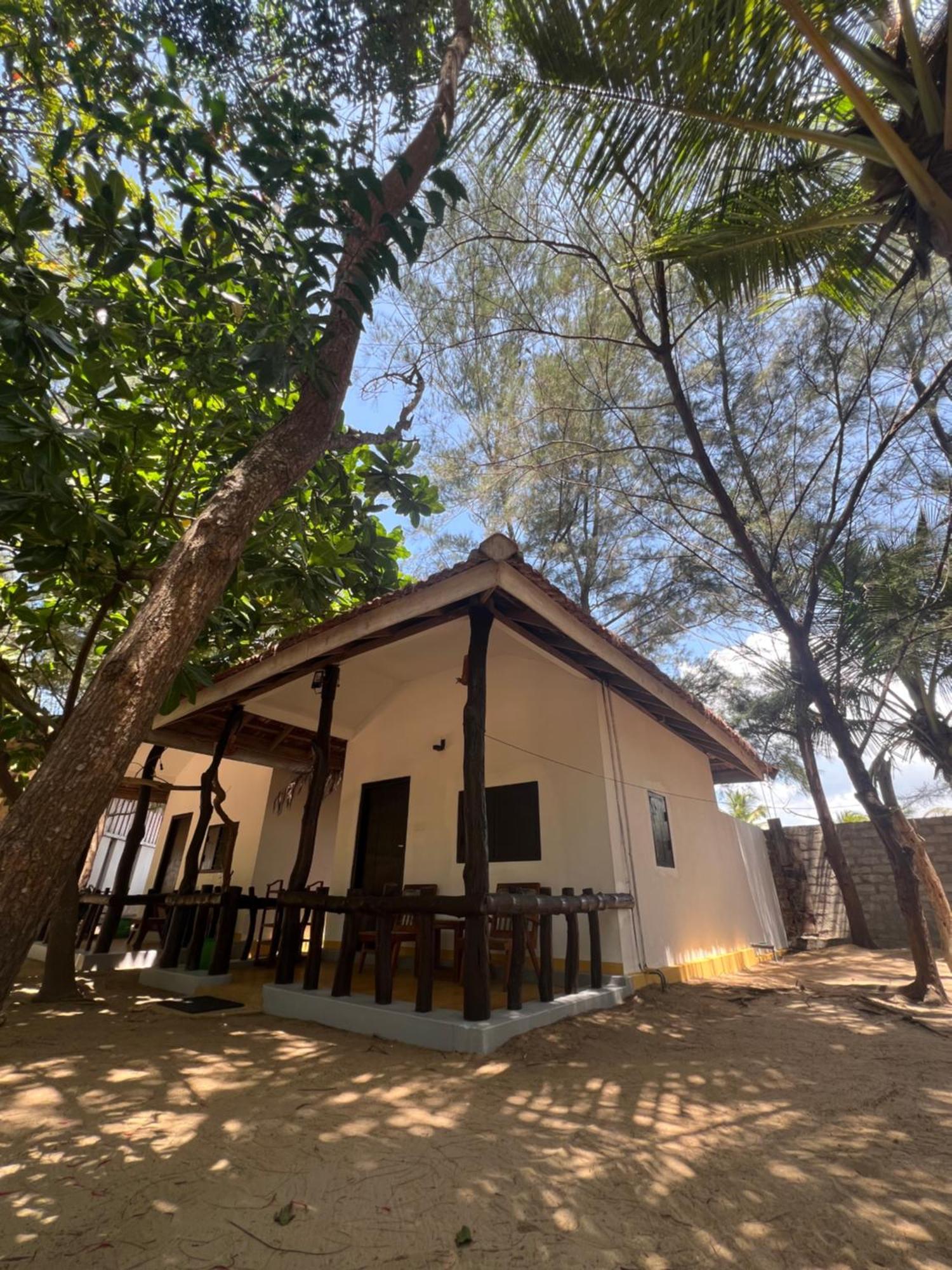 Sand Dune Beach Resort & Surf Camp Arugam Bay Kültér fotó